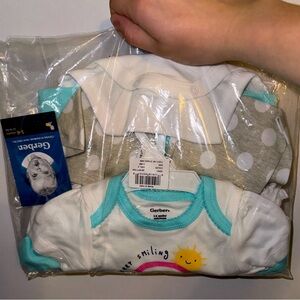 3-6 month Gerber outfit set, NWT